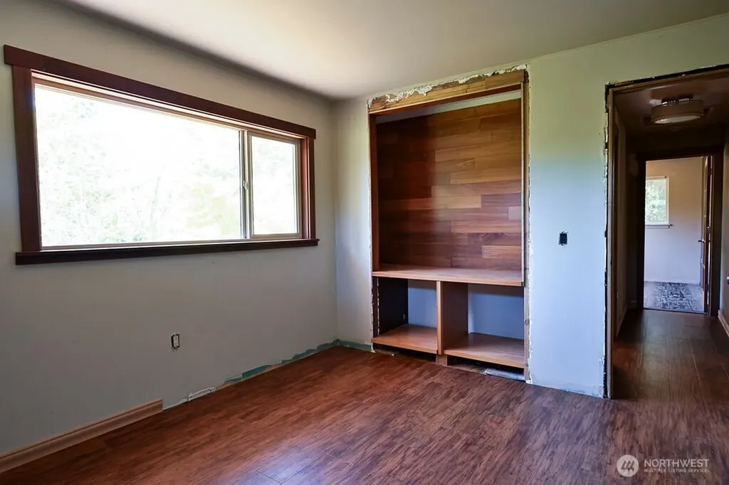 14323 12th Avenue SW Burien WA 98166