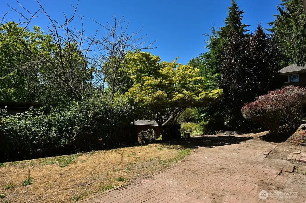 14323 12th Avenue SW Burien WA 98166
