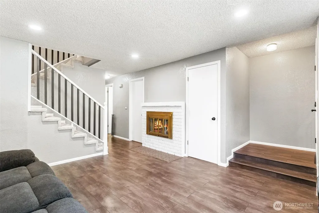 32512 2nd Place S Federal Way WA 98003