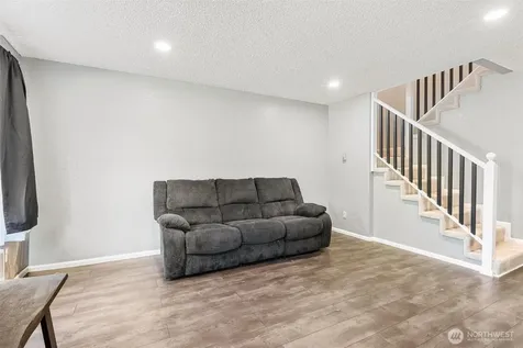 32512 2nd Place S Federal Way WA 98003