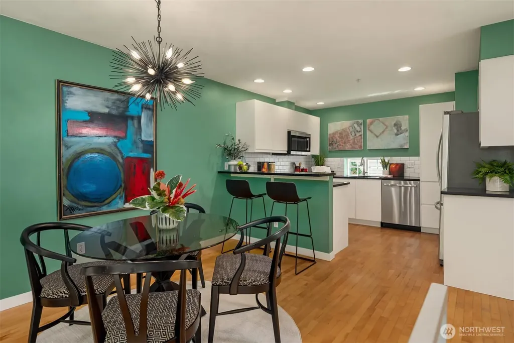 3302 W Government Way Seattle WA 98199