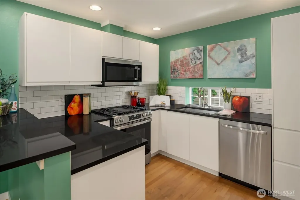 3302 W Government Way Seattle WA 98199
