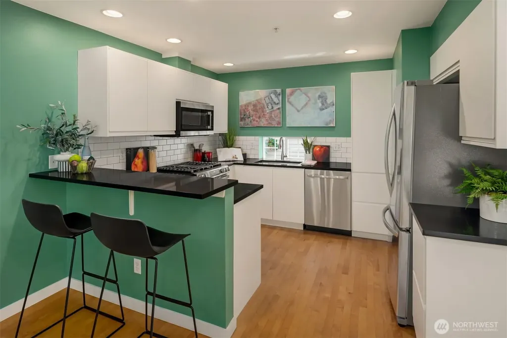 3302 W Government Way Seattle WA 98199