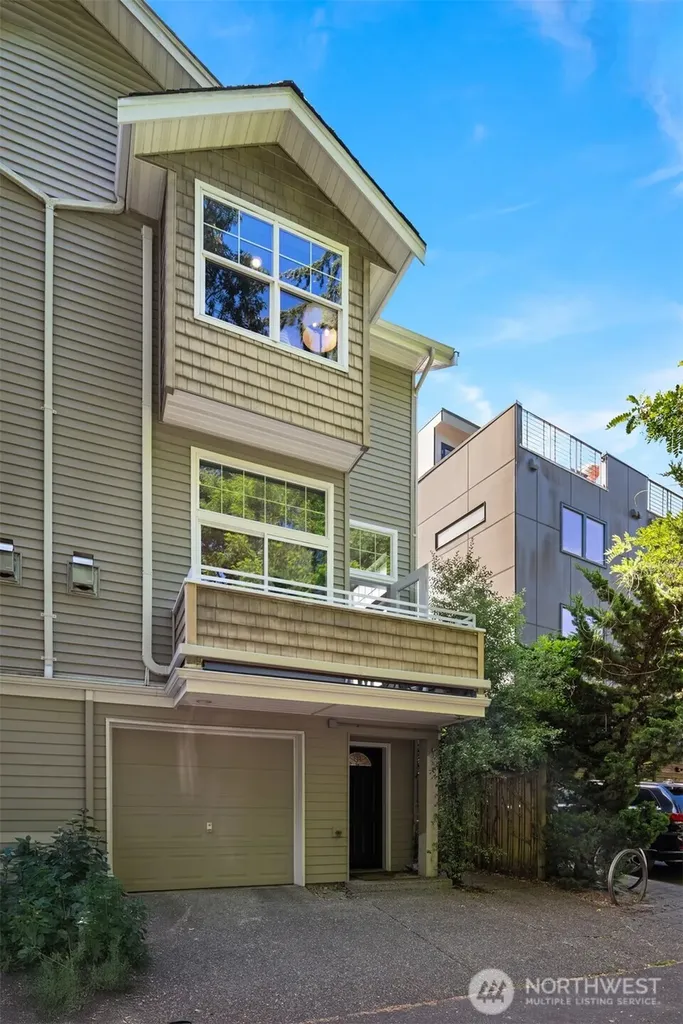 3302 W Government Way Seattle WA 98199