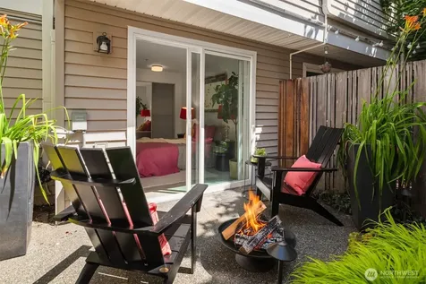 3302 W Government Way Seattle WA 98199