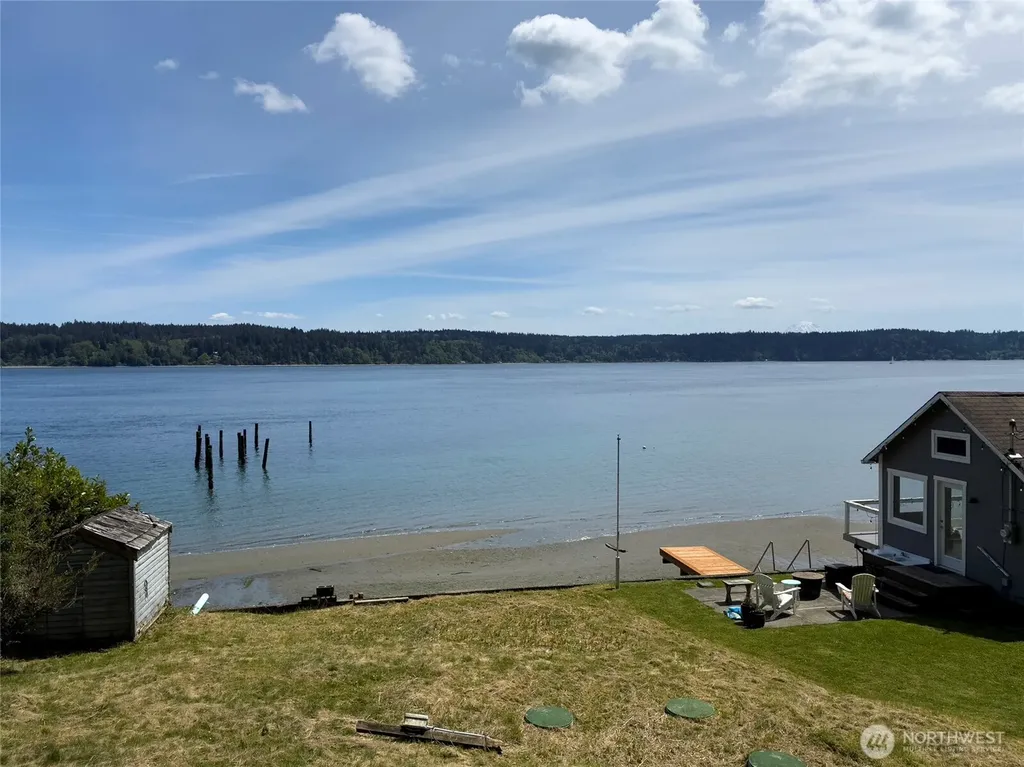 1227 Maplewood Beach Drive NW Gig Harbor WA 98332