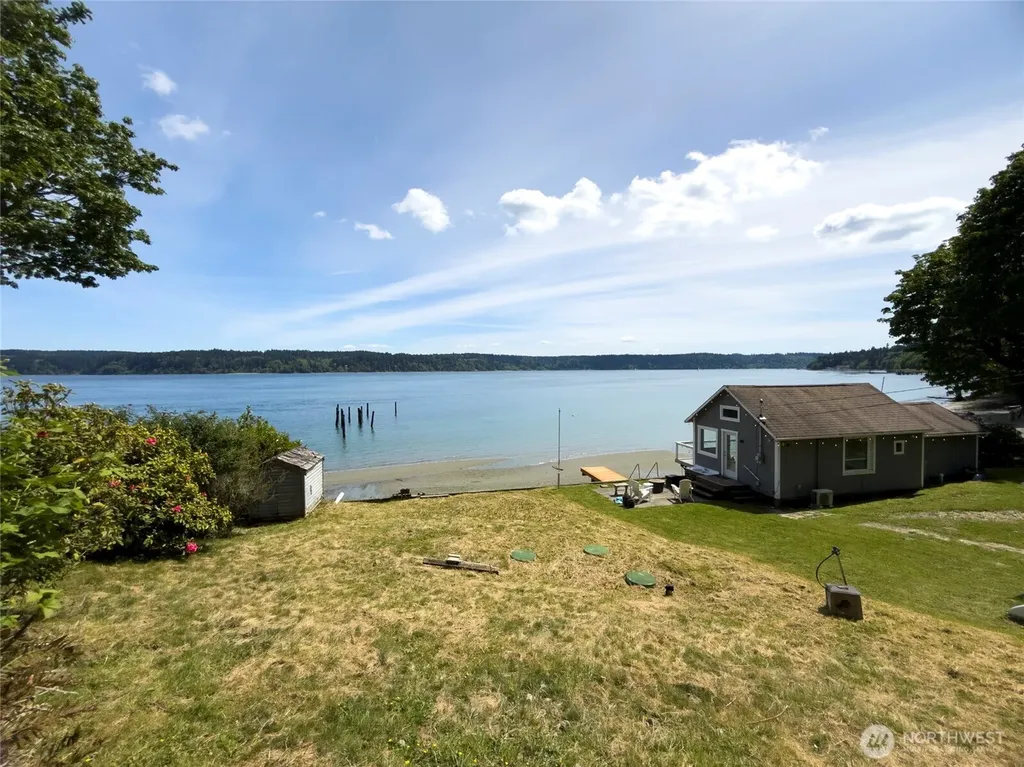 1227 Maplewood Beach Drive NW Gig Harbor WA 98332