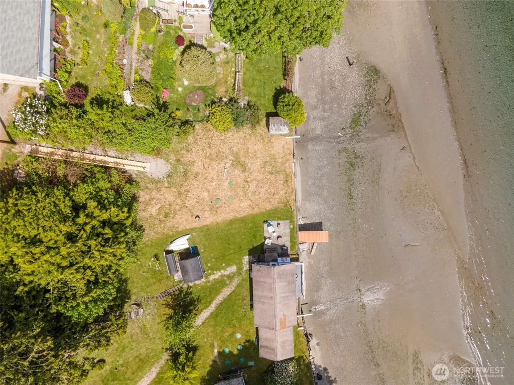 1227 Maplewood Beach Drive NW Gig Harbor WA 98332