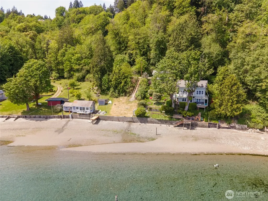 1227 Maplewood Beach Drive NW Gig Harbor WA 98332