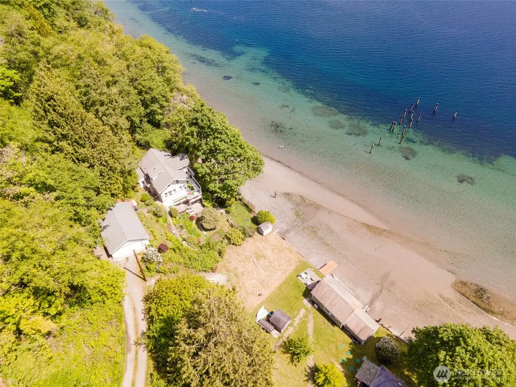 1227 Maplewood Beach Drive NW Gig Harbor WA 98332