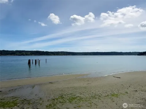 1230 Maplewood Beach Drive NW Gig Harbor WA 98332