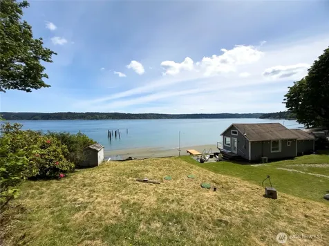 1230 Maplewood Beach Drive NW Gig Harbor WA 98332