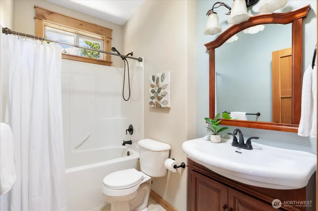343 Olympic Bay Lane Oak Harbor WA 98277