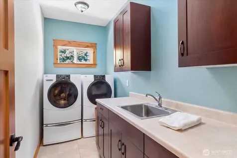 343 Olympic Bay Lane Oak Harbor WA 98277