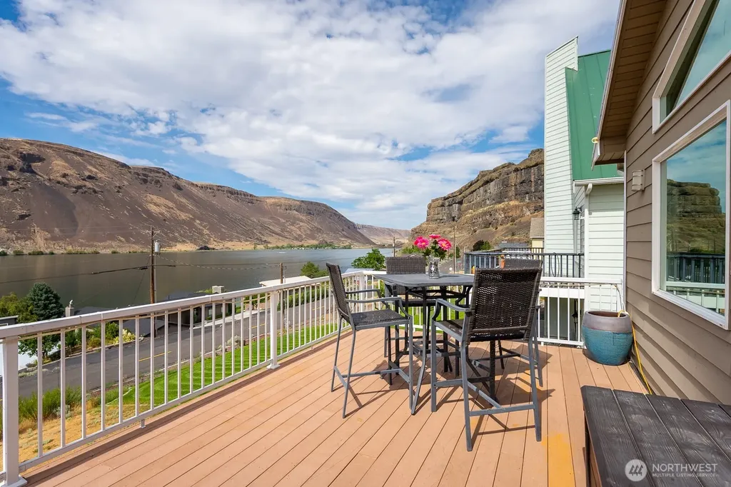 32611 Lakeshore Drive NE Coulee City WA 99115