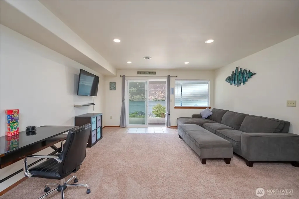 32611 Lakeshore Drive NE Coulee City WA 99115