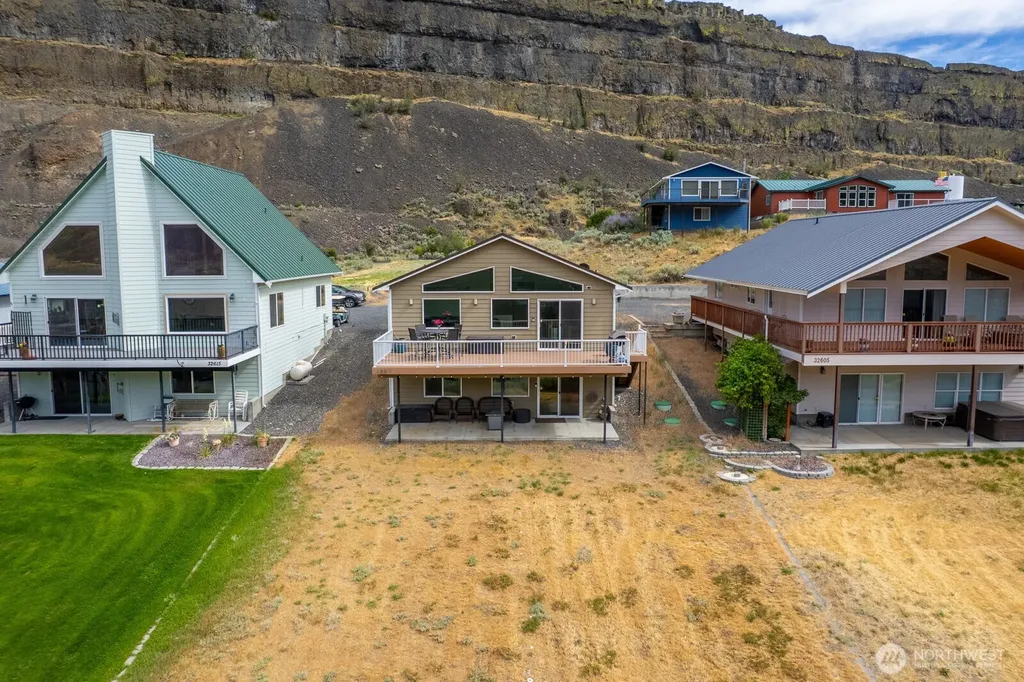 32611 Lakeshore Drive NE Coulee City WA 99115