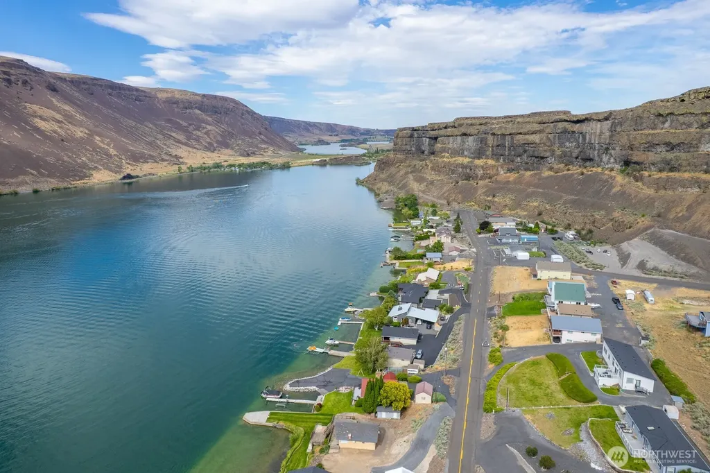32611 Lakeshore Drive NE Coulee City WA 99115