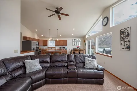 32611 Lakeshore Drive NE Coulee City WA 99115