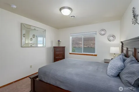 32611 Lakeshore Drive NE Coulee City WA 99115
