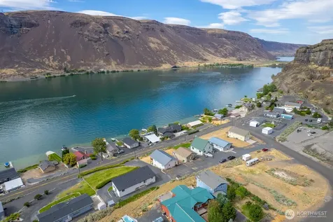 32611 Lakeshore Drive NE Coulee City WA 99115