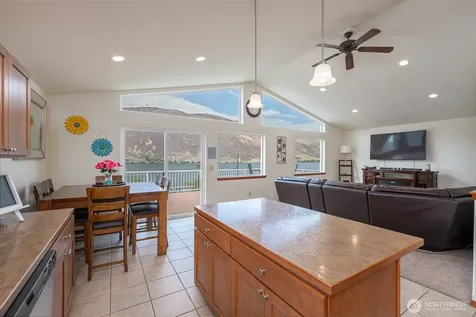 32611 Lakeshore Drive NE Coulee City WA 99115