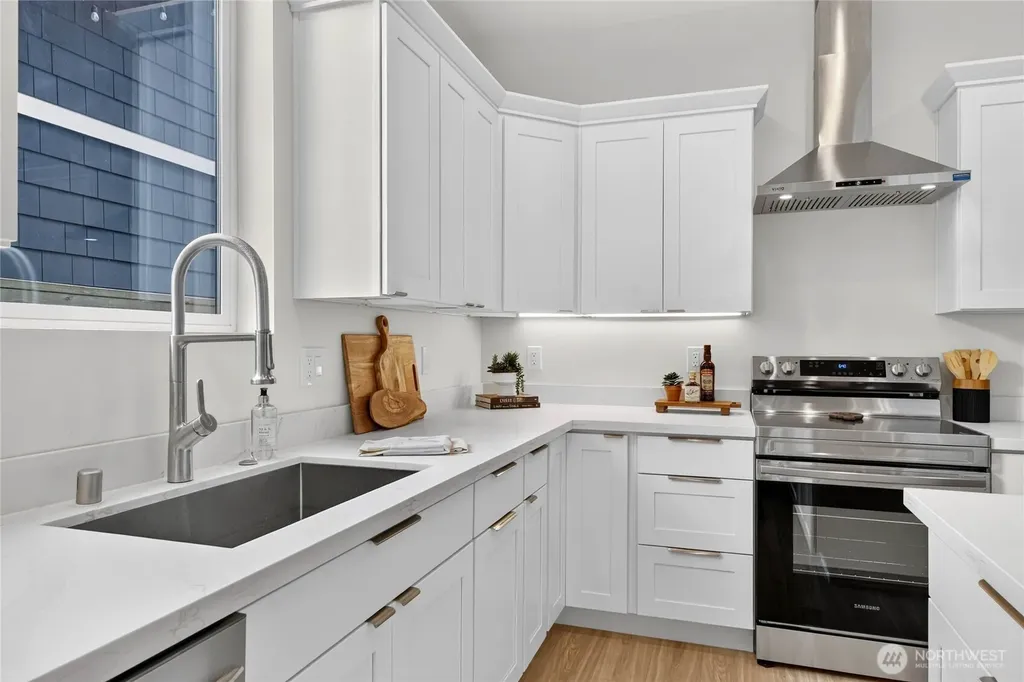 5039 41st Avenue SW Seattle WA 98136
