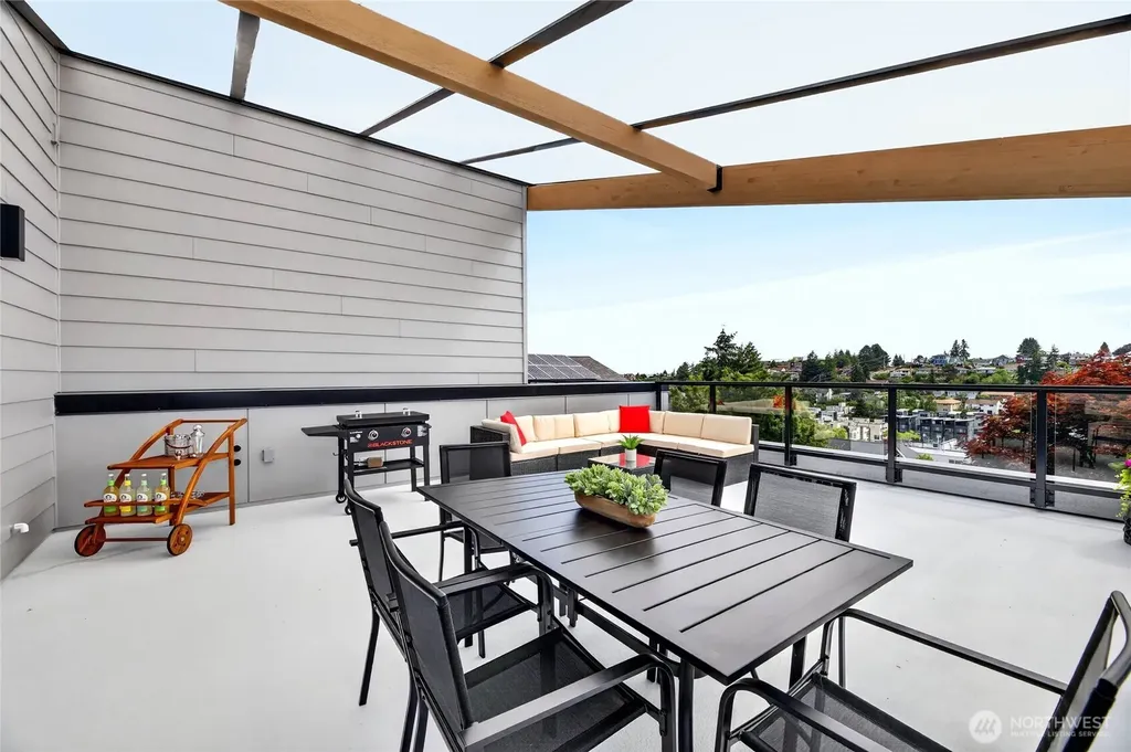 5039 41st Avenue SW Seattle WA 98136