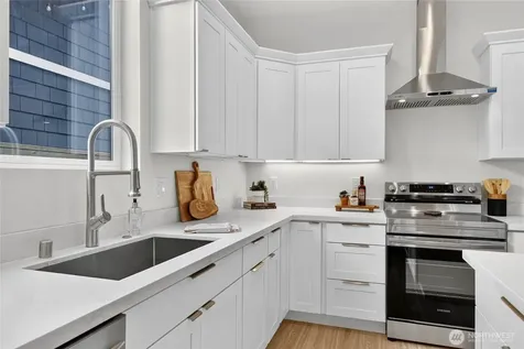 5039 41st Avenue SW Seattle WA 98136