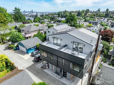 5039 41st Avenue SW Seattle WA 98136
