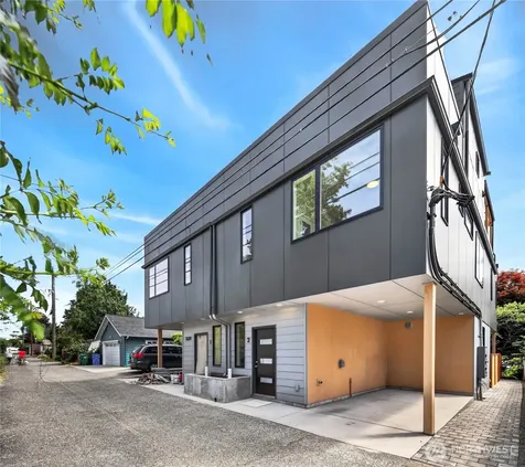 5039 41st Avenue SW Seattle WA 98136