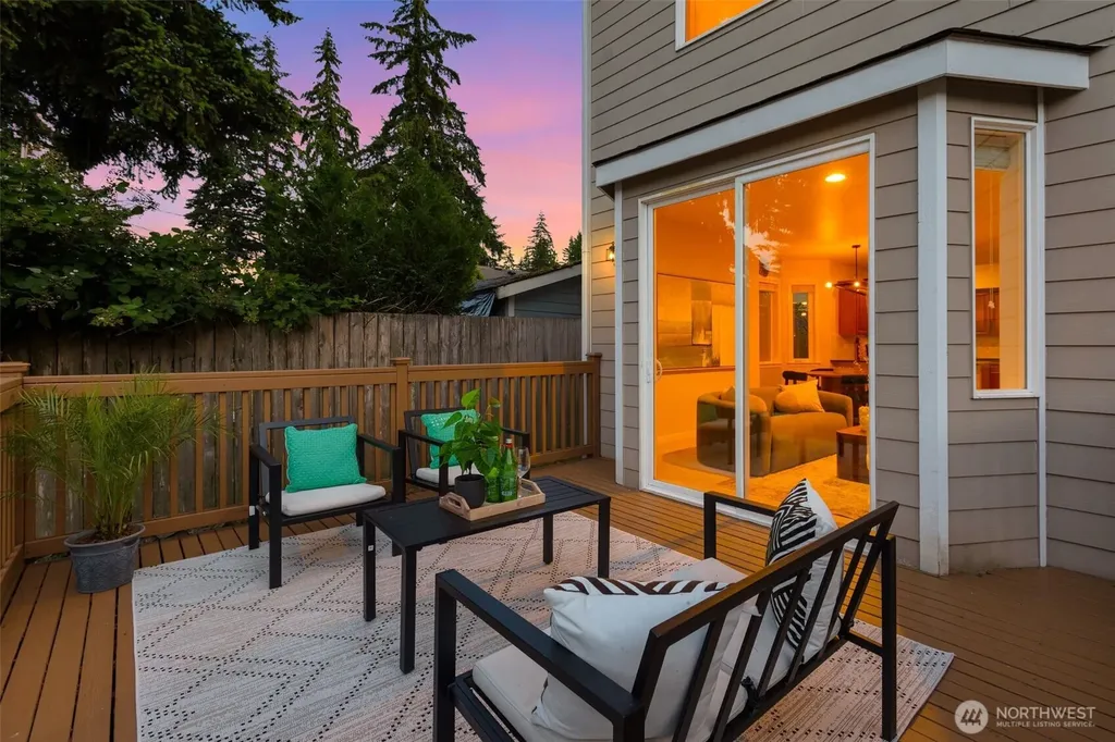 1756 Monroe Avenue NE Renton WA 98056