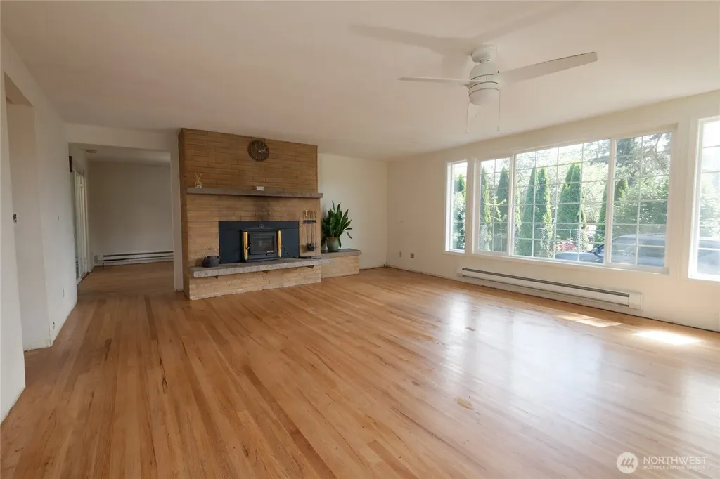 14808 Larch Way Lynnwood WA 98087