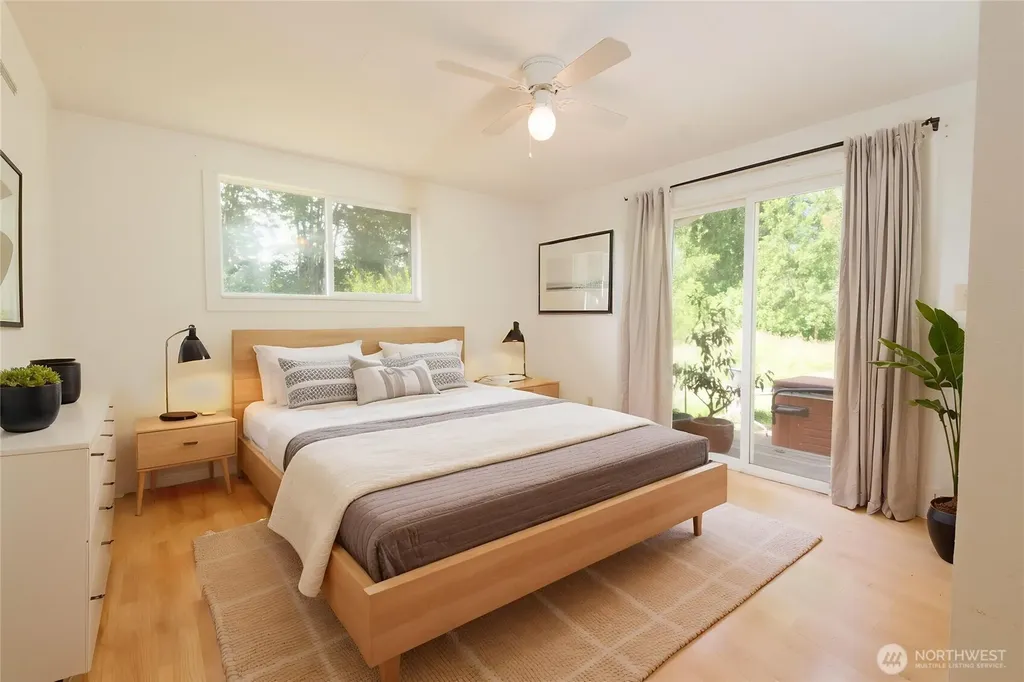 14808 Larch Way Lynnwood WA 98087