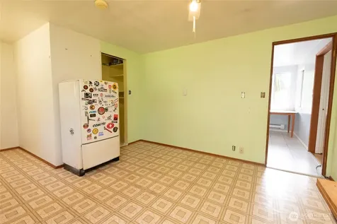 14808 Larch Way Lynnwood WA 98087