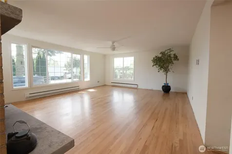 14808 Larch Way Lynnwood WA 98087