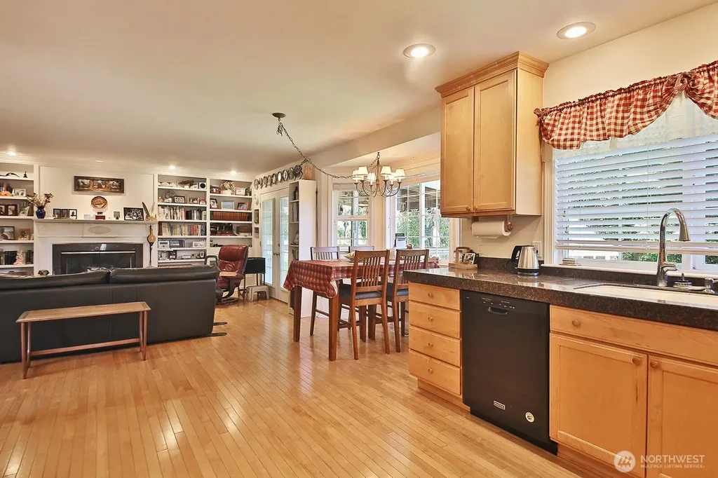 1383 Joseph Lane Freeland WA 98249