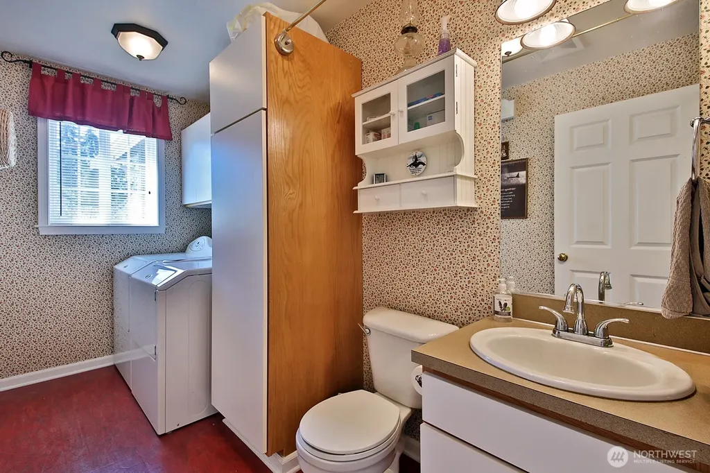 1383 Joseph Lane Freeland WA 98249