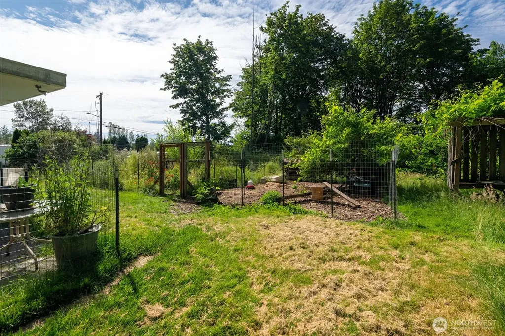 14808 Larch Way Lynnwood WA 98087