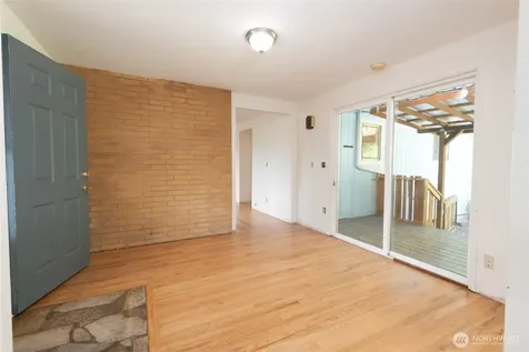 14808 Larch Way Lynnwood WA 98087