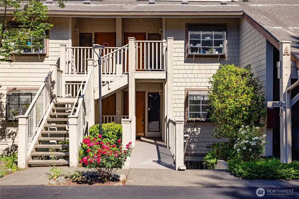 3921 108th Avenue NE Bellevue WA 98004