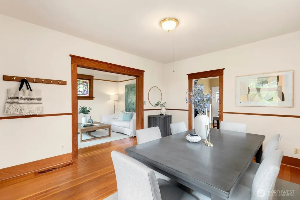 4611 34th Avenue W Seattle WA 98199