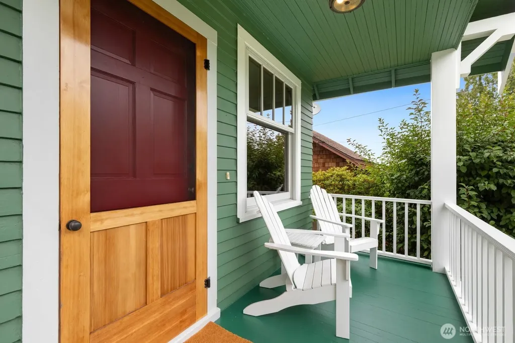 4611 34th Avenue W Seattle WA 98199