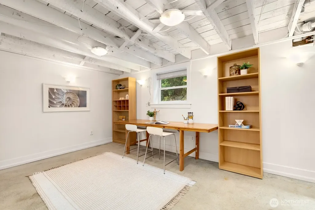 4611 34th Avenue W Seattle WA 98199