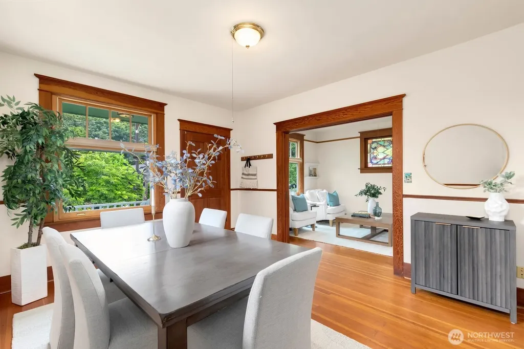 4611 34th Avenue W Seattle WA 98199