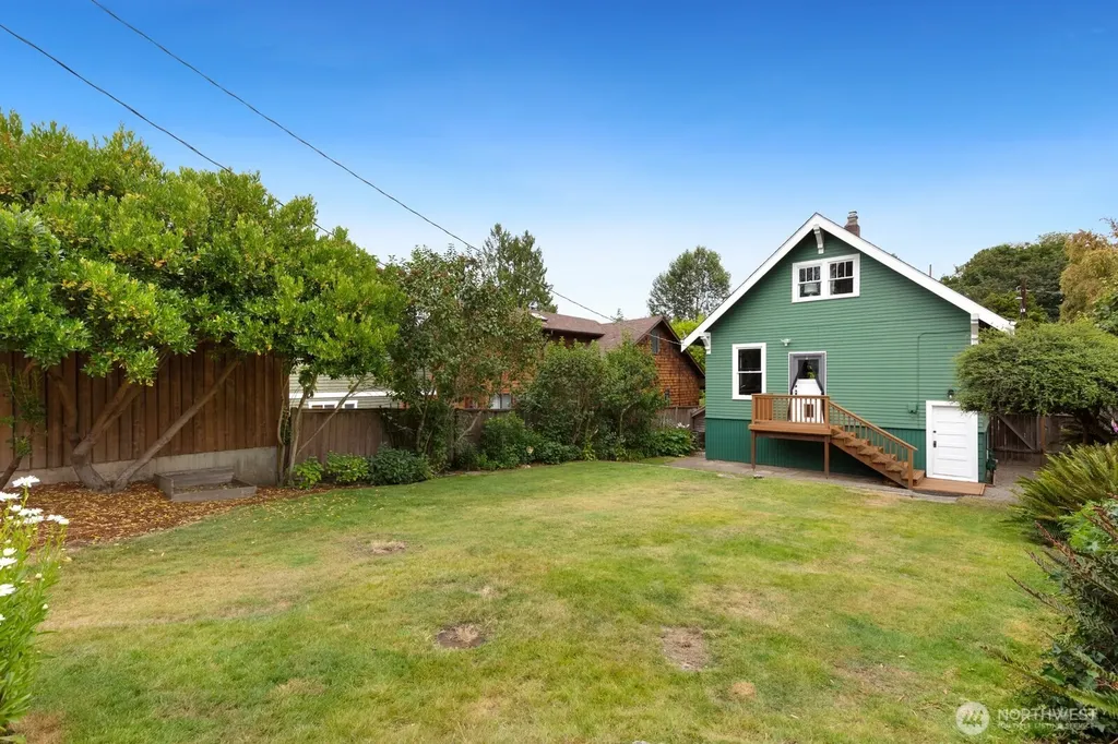 4611 34th Avenue W Seattle WA 98199