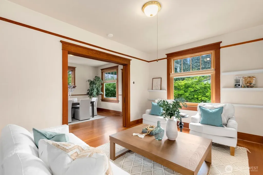 4611 34th Avenue W Seattle WA 98199