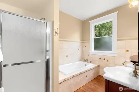 4611 34th Avenue W Seattle WA 98199