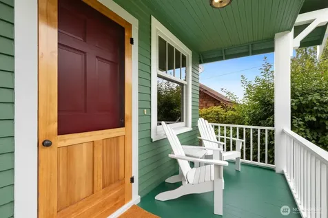 4611 34th Avenue W Seattle WA 98199
