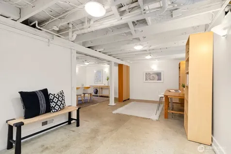 4611 34th Avenue W Seattle WA 98199